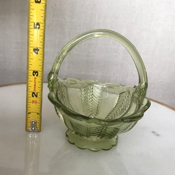 Vintage IMPERIAL GLASS Green Mini-Basket | Marked - Picture 10 of 13